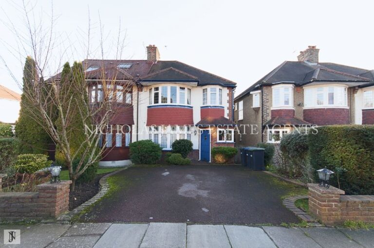 Brycedale Crescent, Southgate London N14