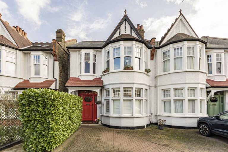 St. Georges Road, Palmers Green, London, N13