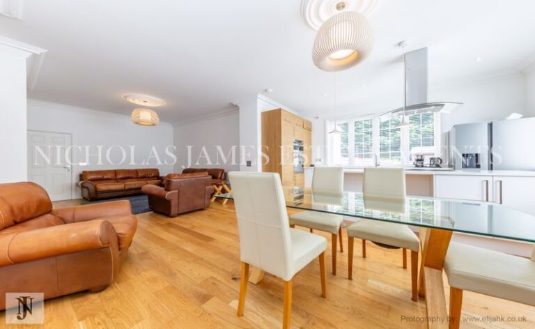 Willenhall Lodge, Great North Road, Barnet EN5