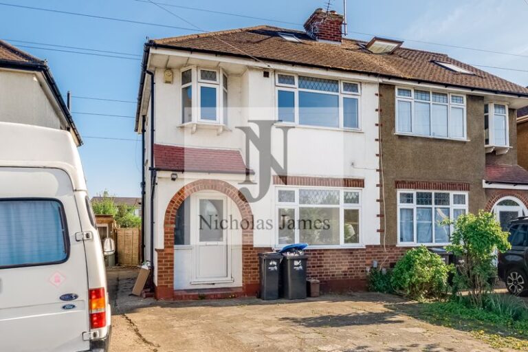 Broadoak Avenue, Enfield EN1