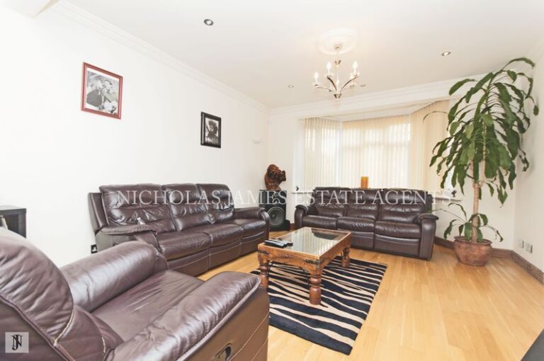 Raith Avenue, Southgate London N14